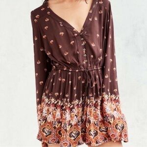 Urban Outfitters Ecote Helena Boho Floral Button-Down Bell Sleeve Romper Brown L